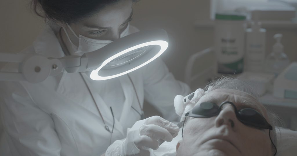 Advanced skin practitioner treating a patient at Tara Skin Clinic in Newmarket Suffolk covering Ely, Soham, Redlodge, Mildenhal, Thetford, Lakenheath, burwell, Bury St Edmunds